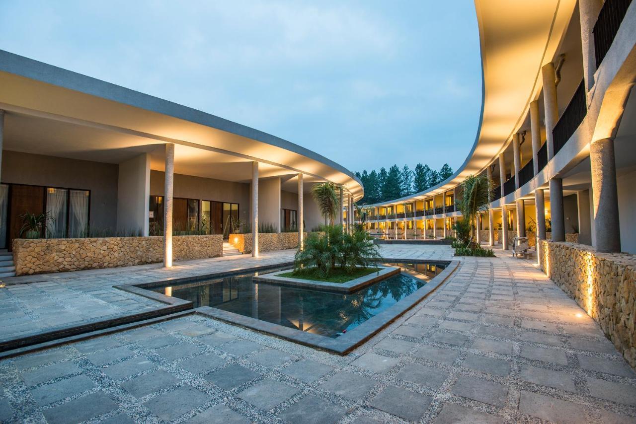 Hotel Neo+ Green Savana Sentul City Bogor Eksteriør bilde