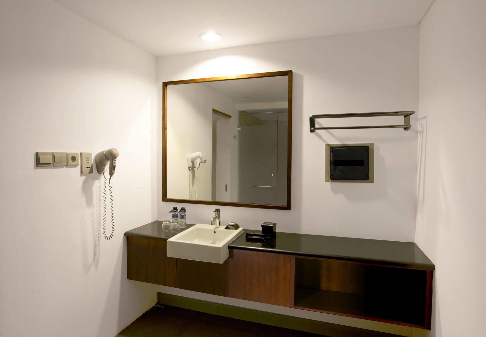 Hotel Neo+ Green Savana Sentul City Bogor Eksteriør bilde